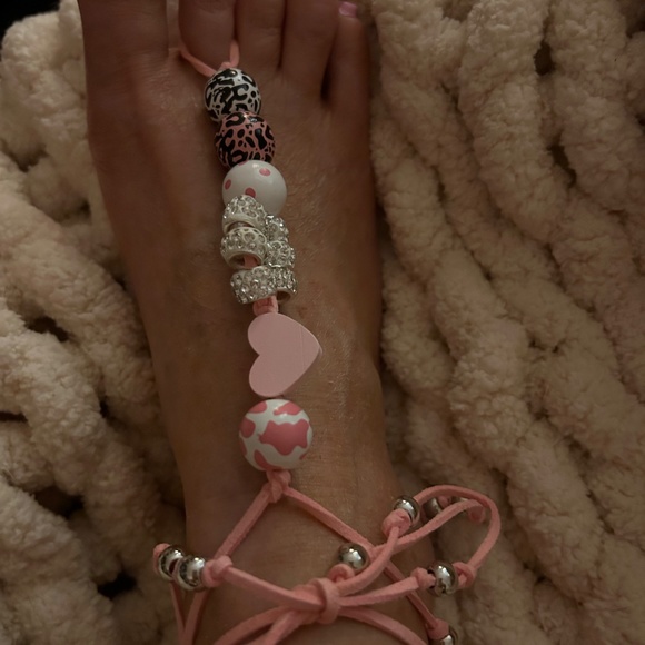 Sandals - Picture 17 of 17